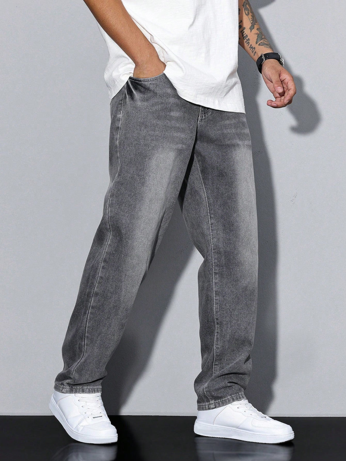 Men's Relaxed Straight Leg Jeans