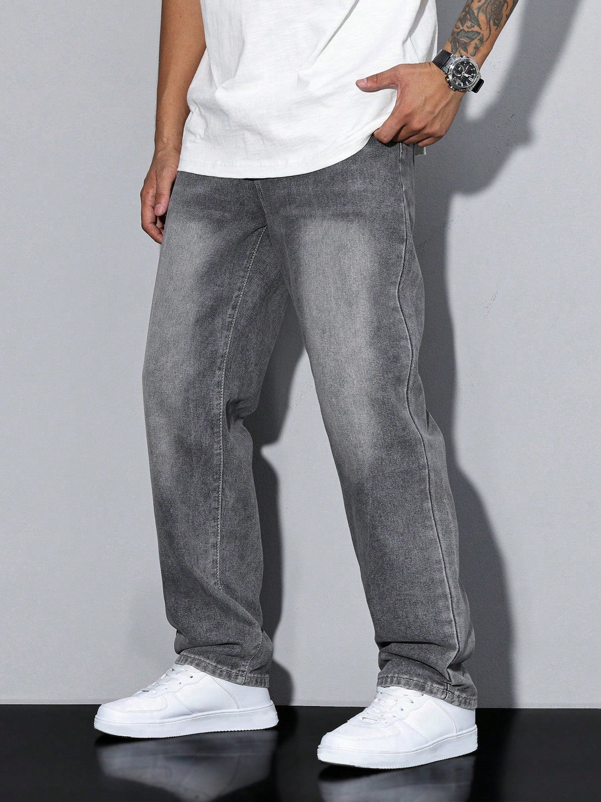 Men's Relaxed Straight Leg Jeans
